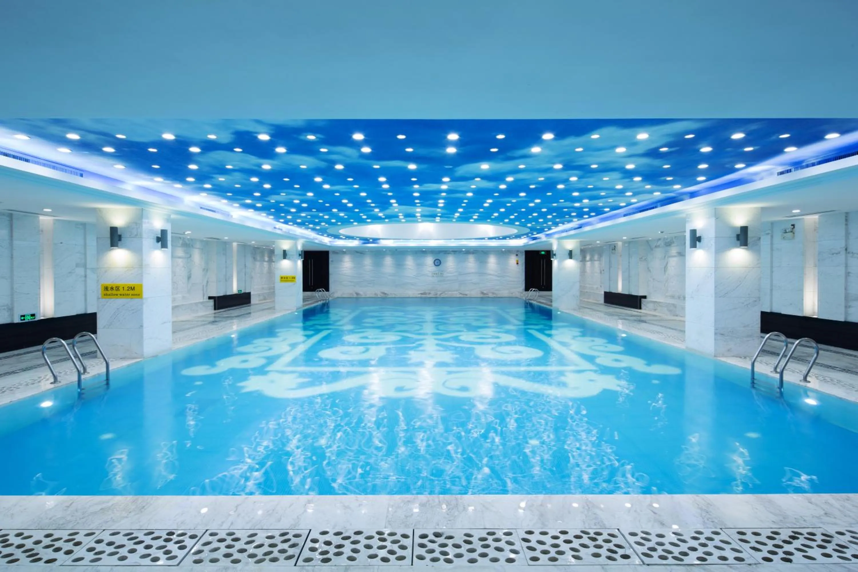 Swimming pool in Millennium Hotel Fuqing