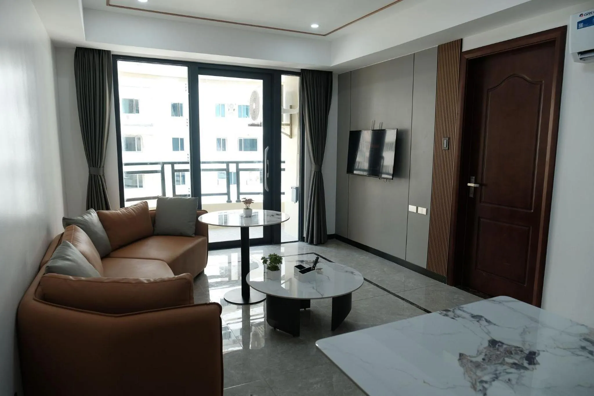 Golden Seagulls Hotel