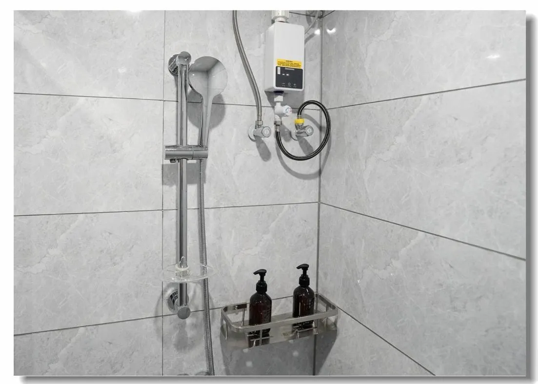 Shower in Golden Seagulls Hotel