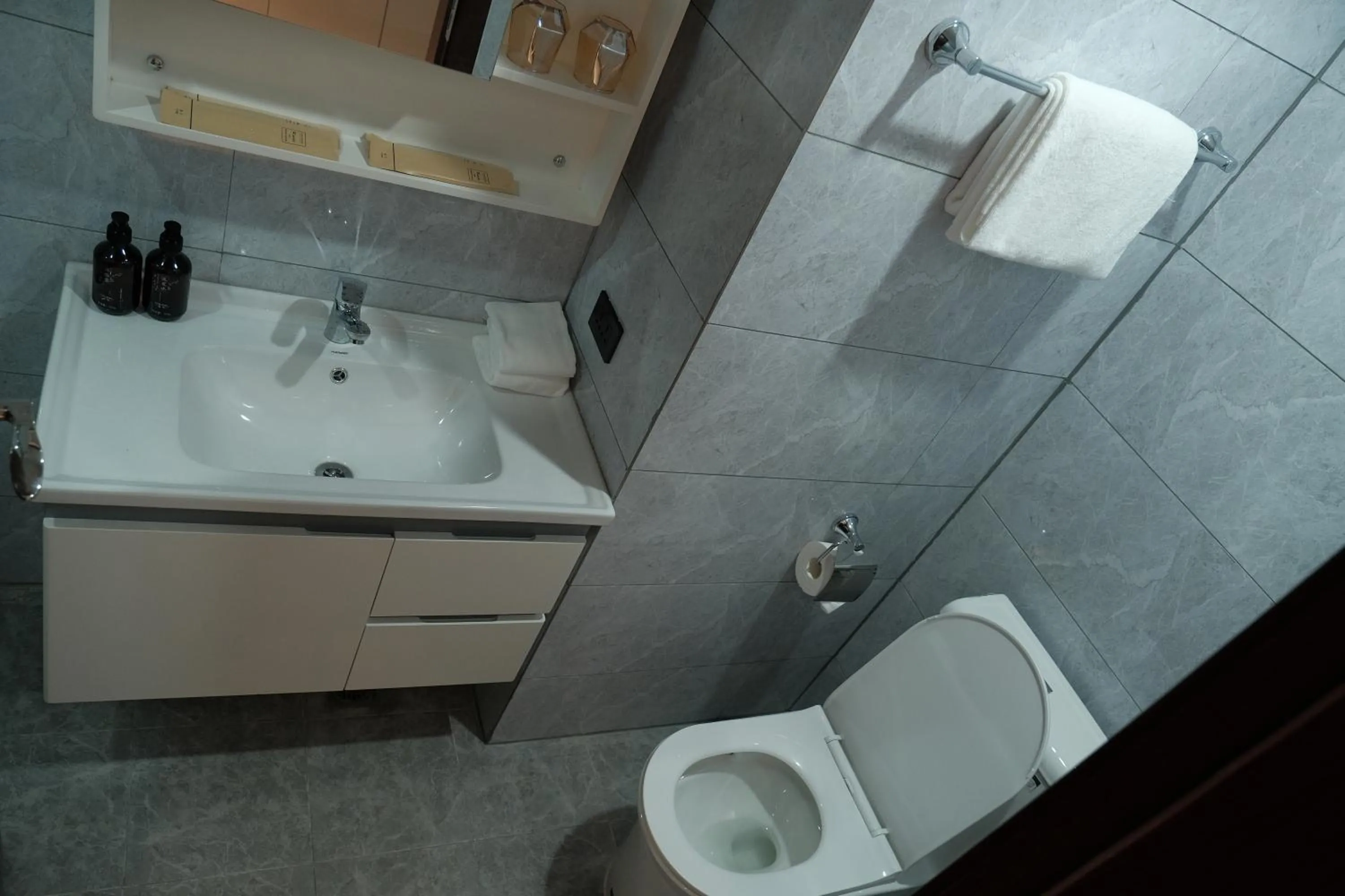 Toilet in Golden Seagulls Hotel