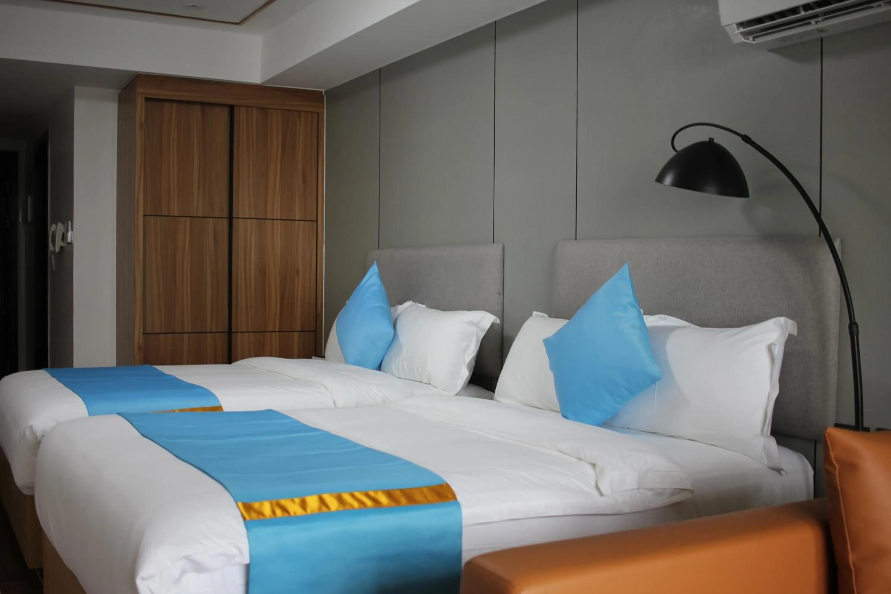 Bed in Golden Seagulls Hotel