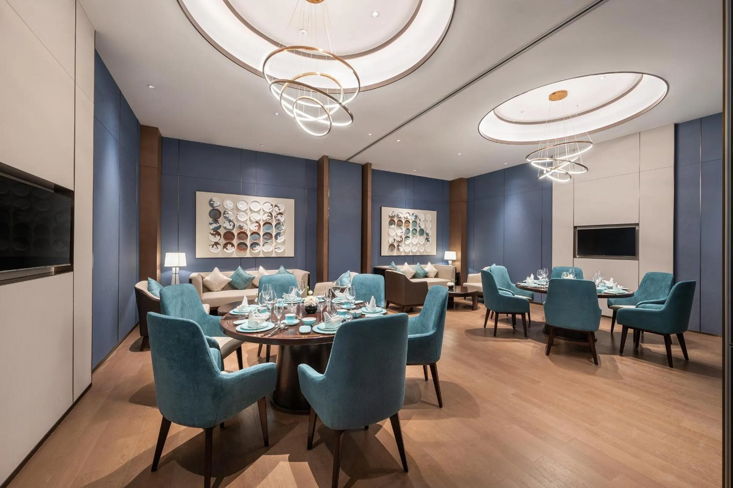 Restaurant/places to eat in The Qube Hotel Shanghai Qingpu