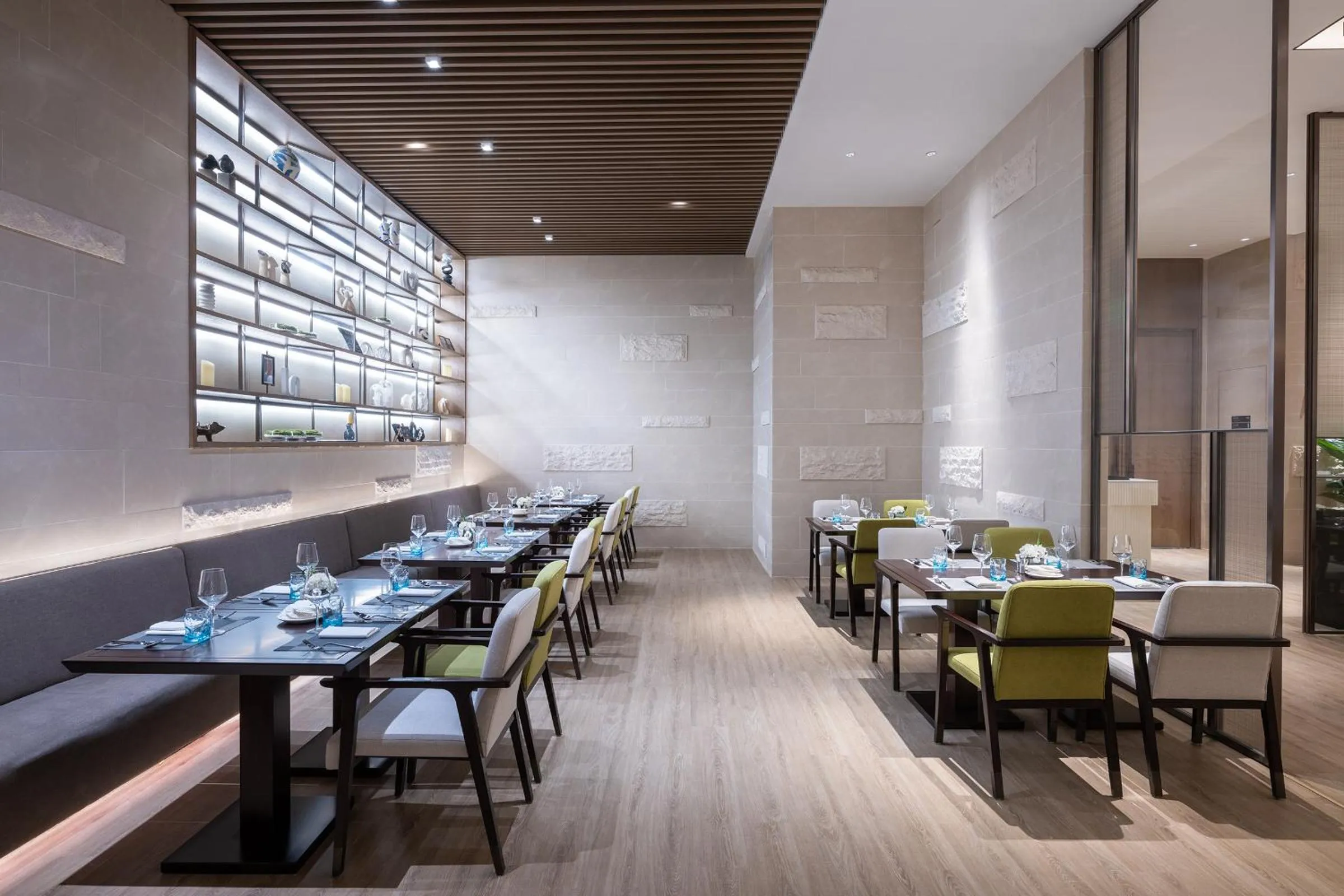 Restaurant/places to eat in The Qube Hotel Shanghai Qingpu