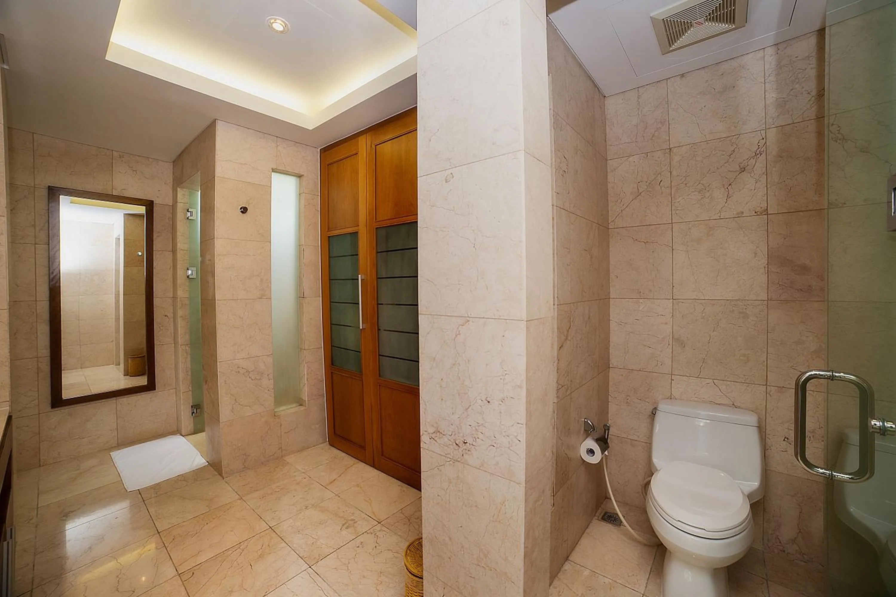 Toilet in The Ocean Resort Danang