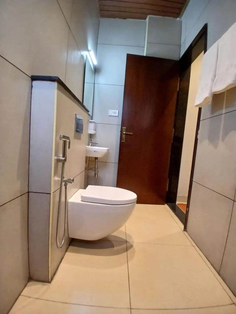 Bathroom in MGM Whispering Meadows Yelagiri