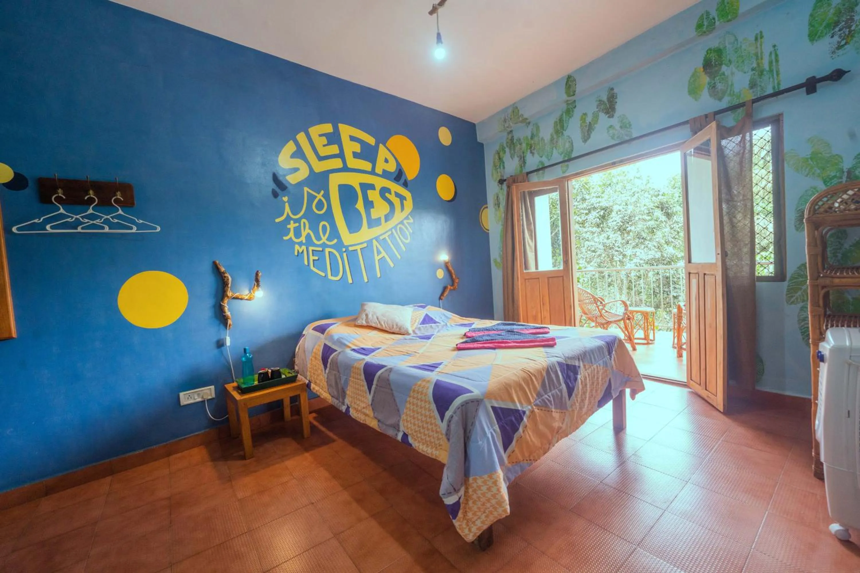 Bedroom, Bed in Chrissie's Hotel