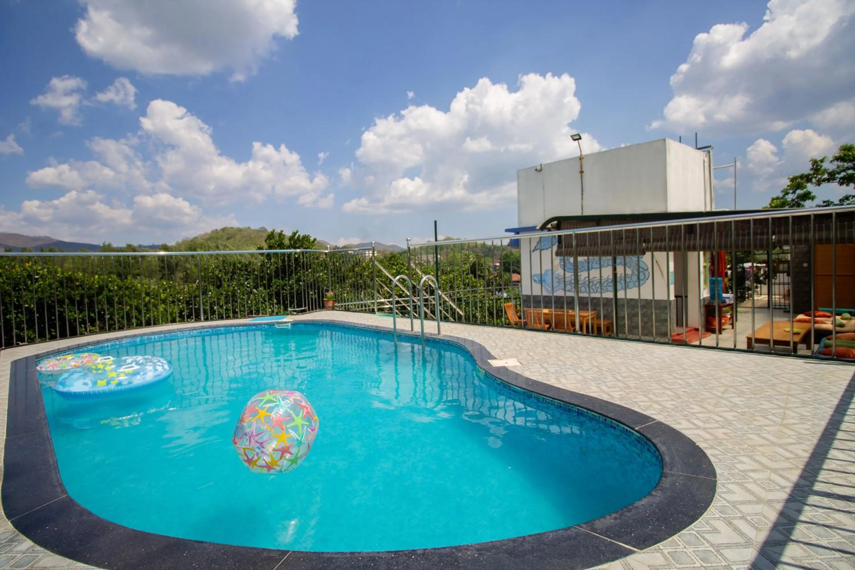 Mountain view in Chrissie's Hotel