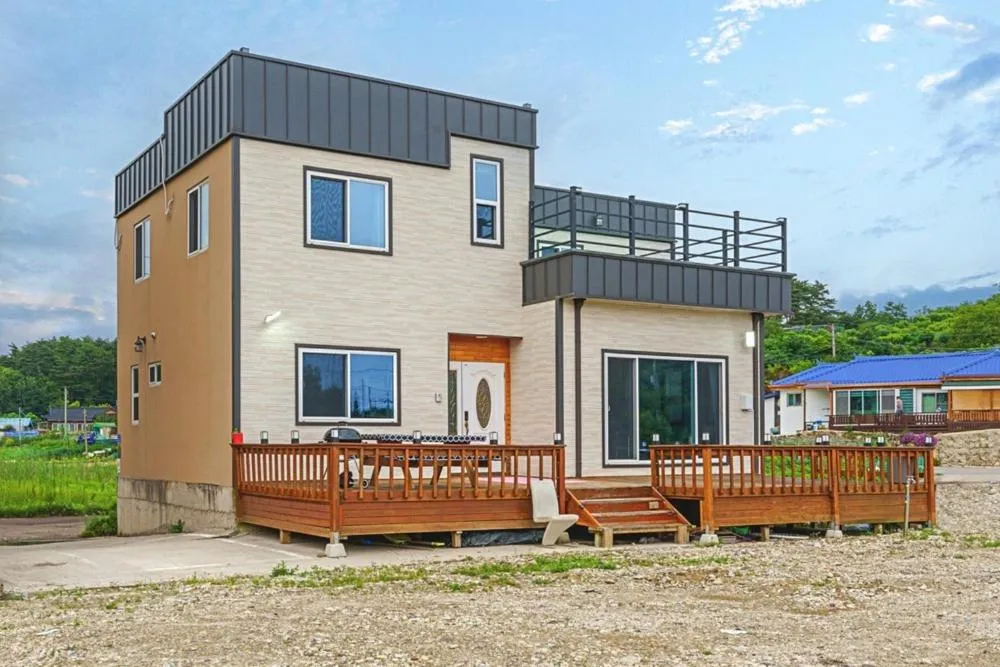 Gangneung Spring Private House