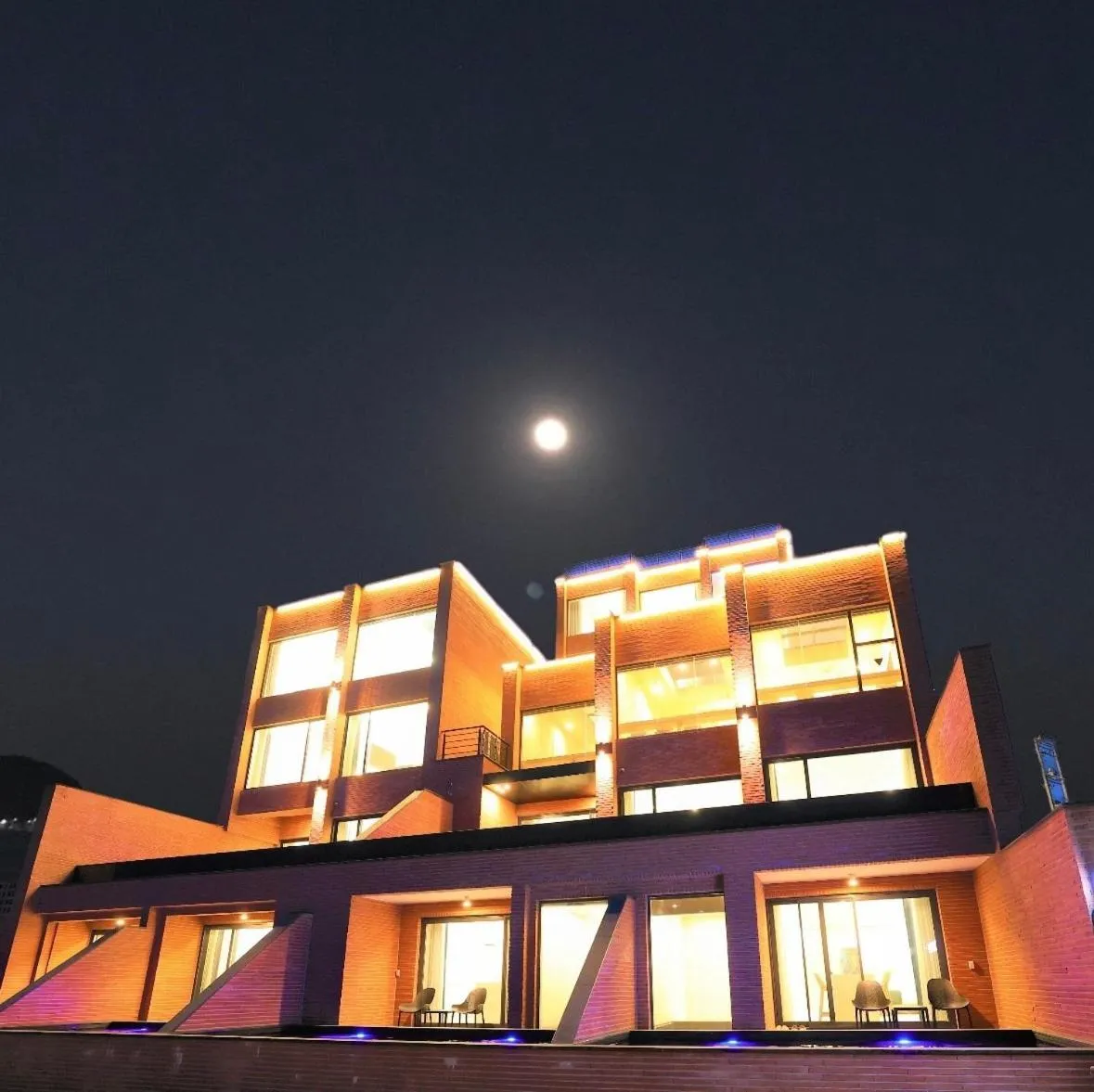 Pohang Case Poolvilla