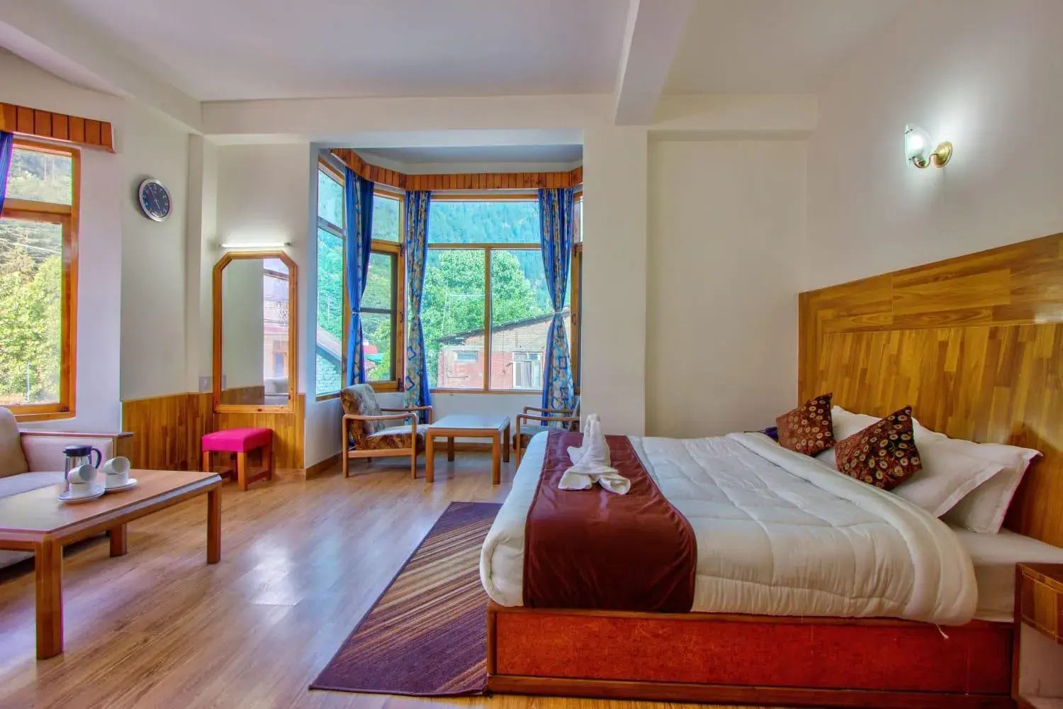 HOTEL ROyAL THE MALL MANALI HOTEL ROyAL THE MALL MANALI