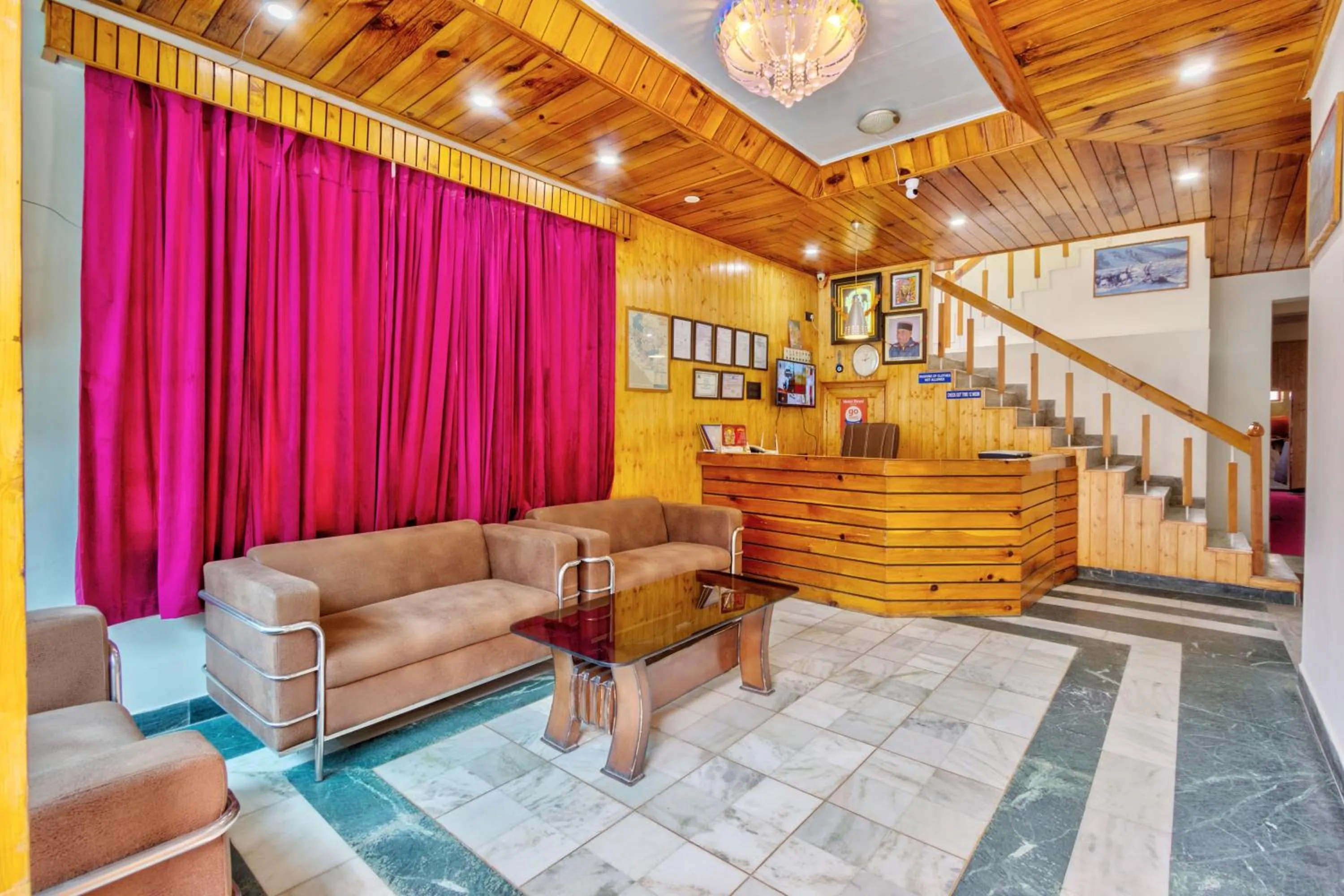Lobby or reception in HOTEL ROyAL THE MALL MANALI