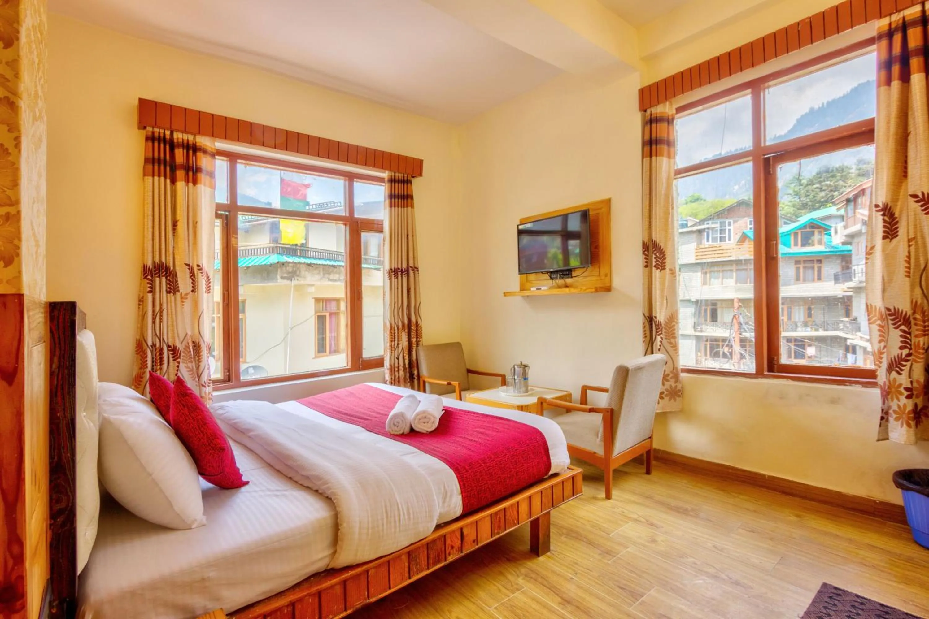 Bedroom in HOTEL ROyAL THE MALL MANALI