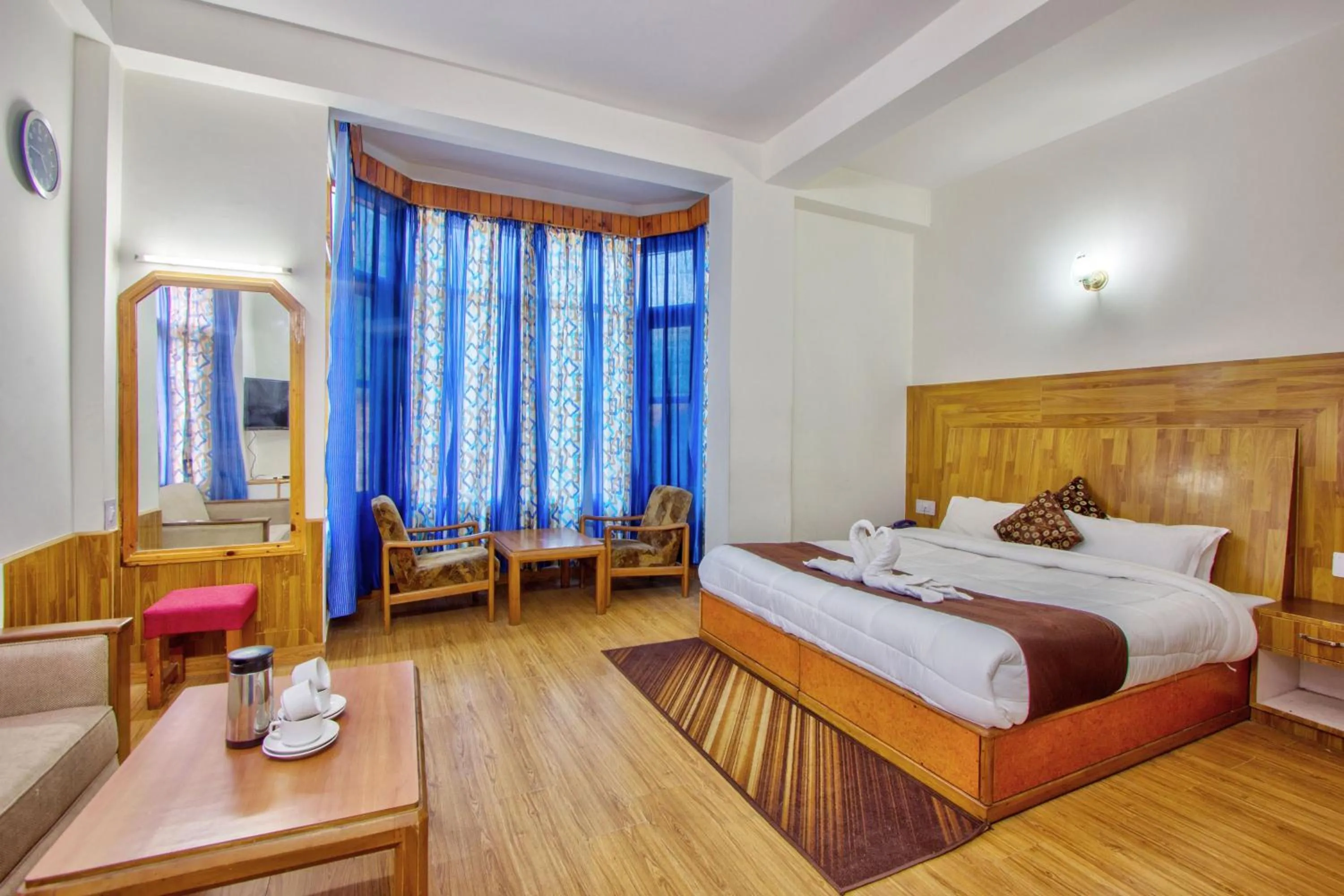 Bedroom in HOTEL ROyAL THE MALL MANALI