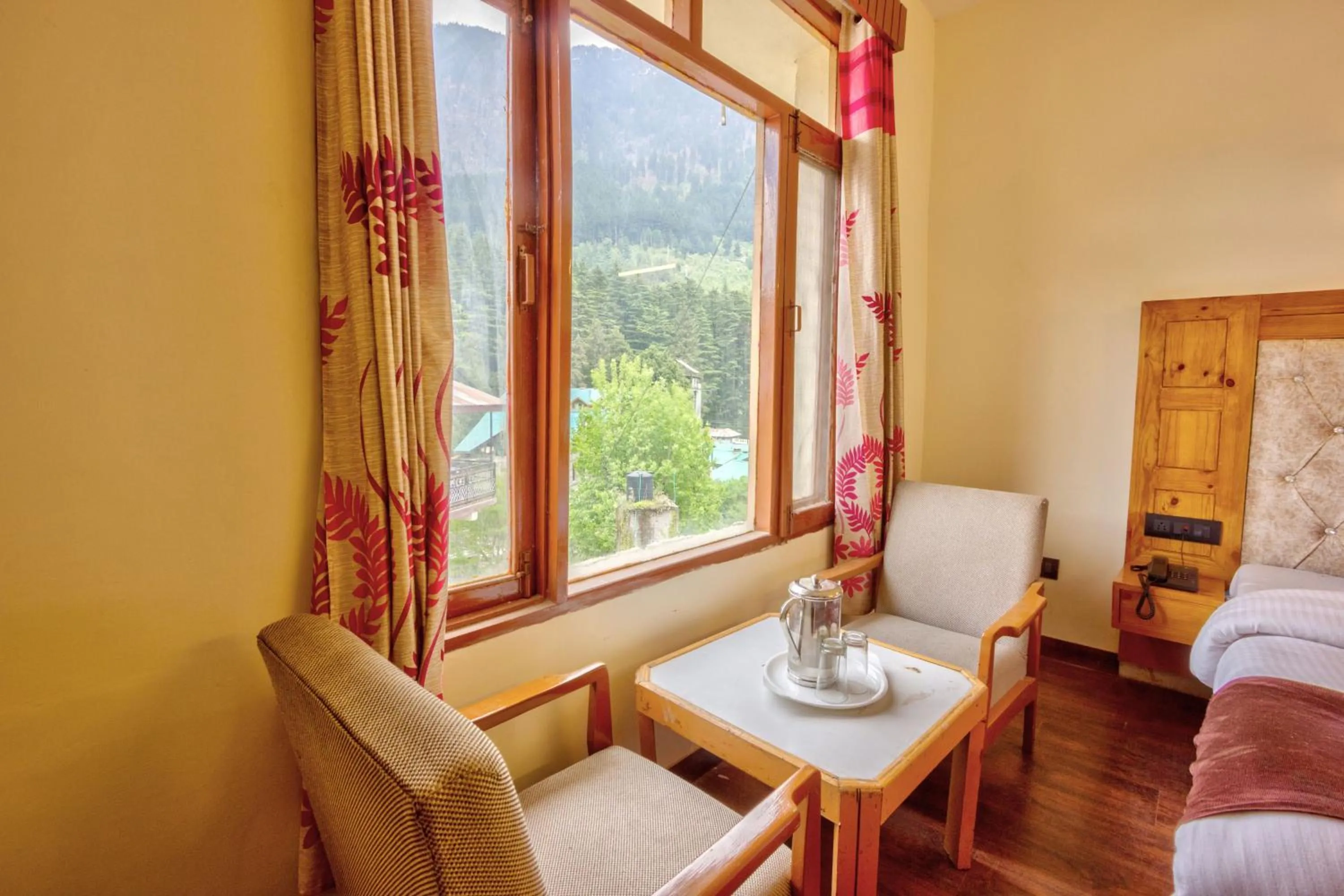 Seating area in HOTEL ROyAL THE MALL MANALI