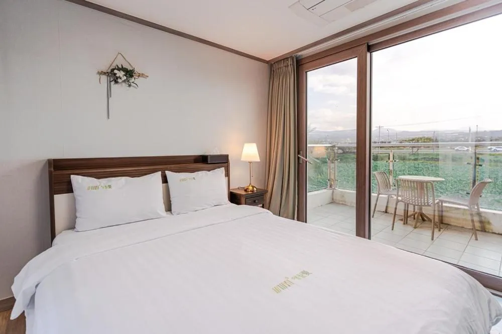 Bed in Jeju Aewolae Hyuyang Pension