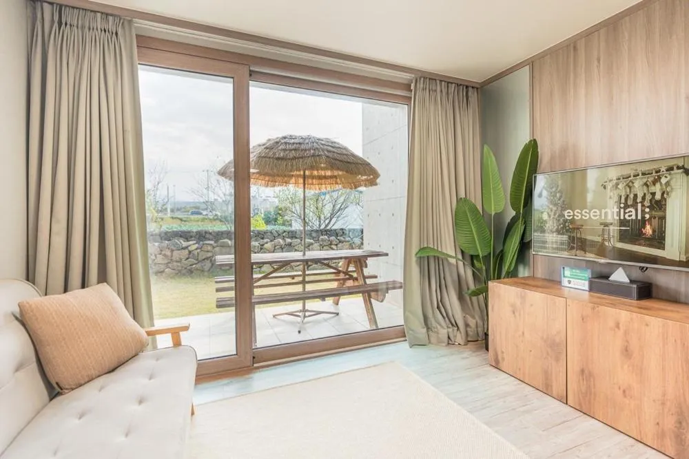 Jeju Aewolae Hyuyang Pension