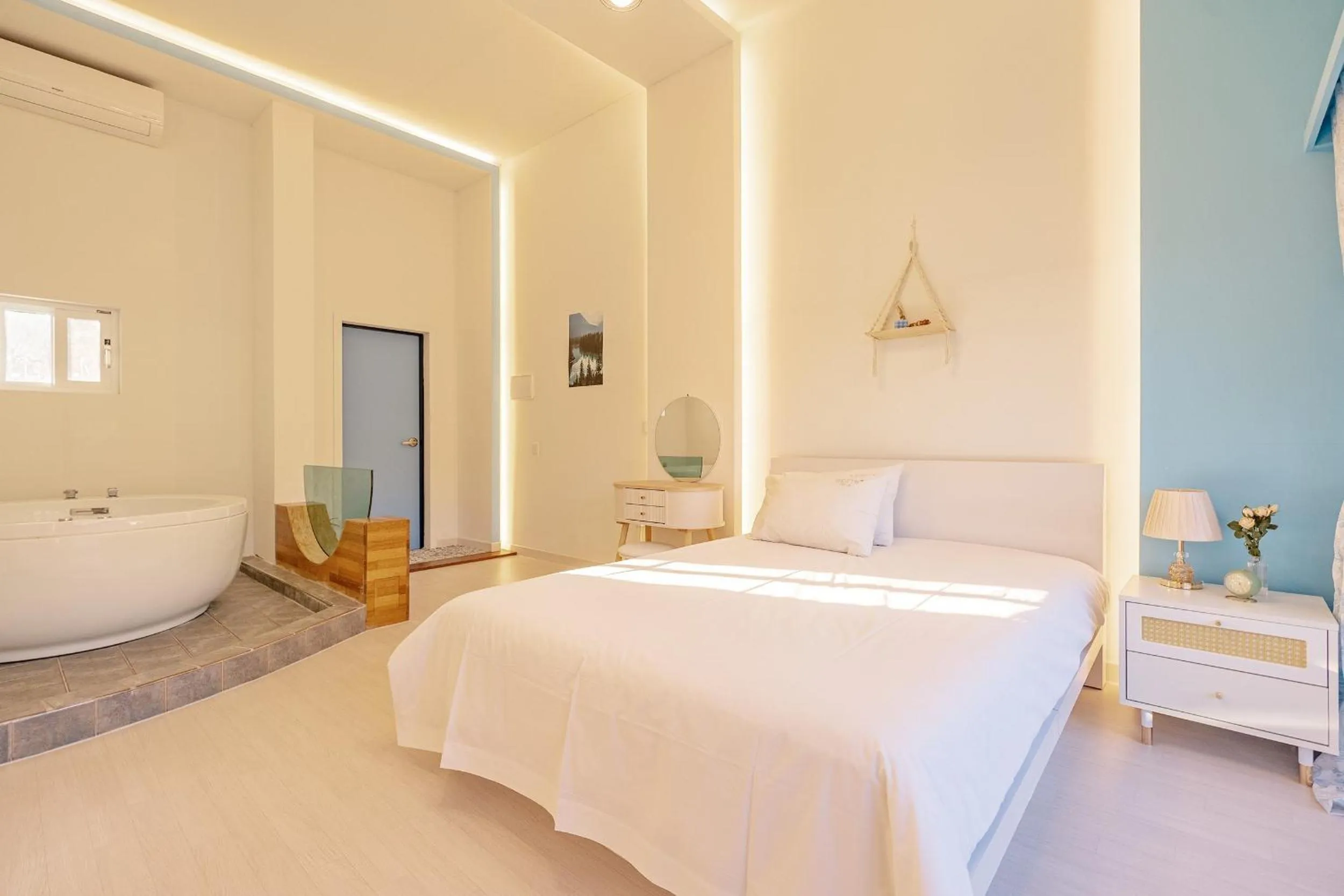 Bed in Gyeongju Edis Poolvilla