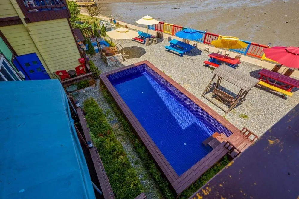 Taean Rainbow Pension