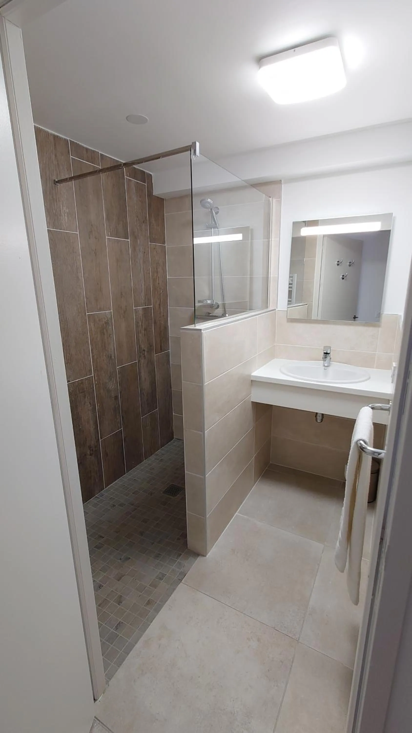 Shower in VVF Les 7 Laux Massif de Belledonne