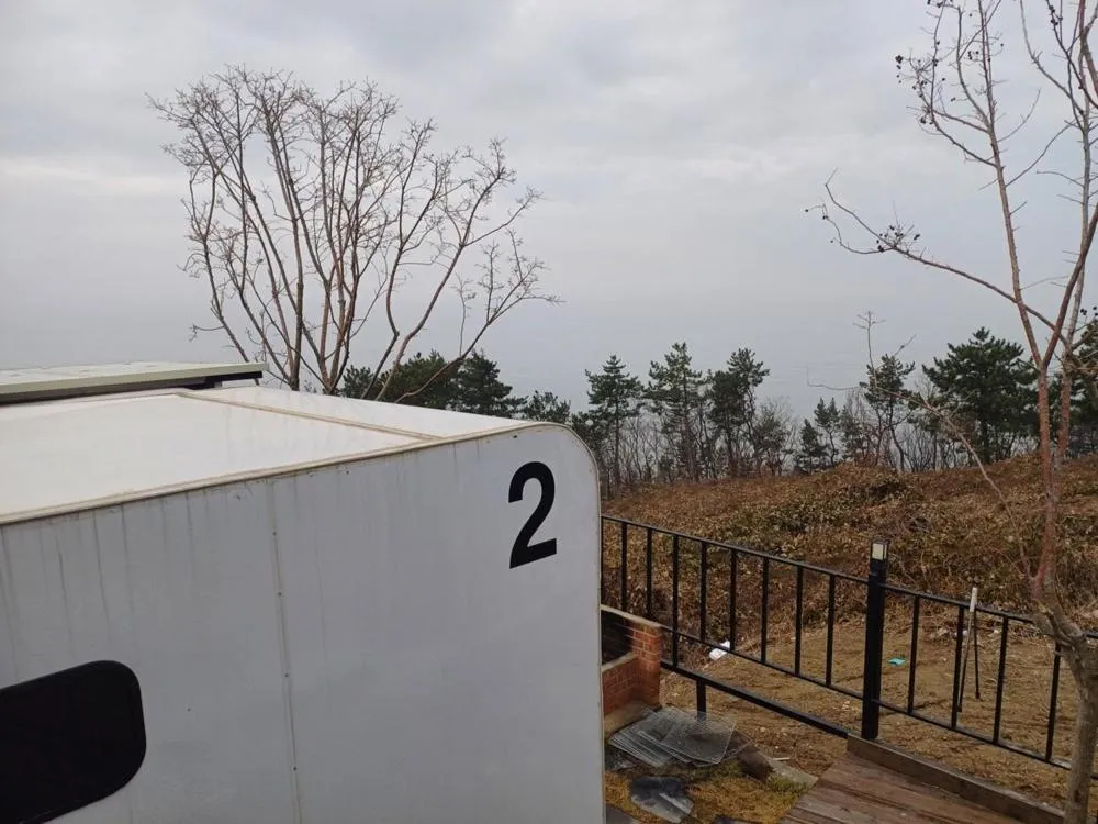 Road96 Caravan and Poolvilla