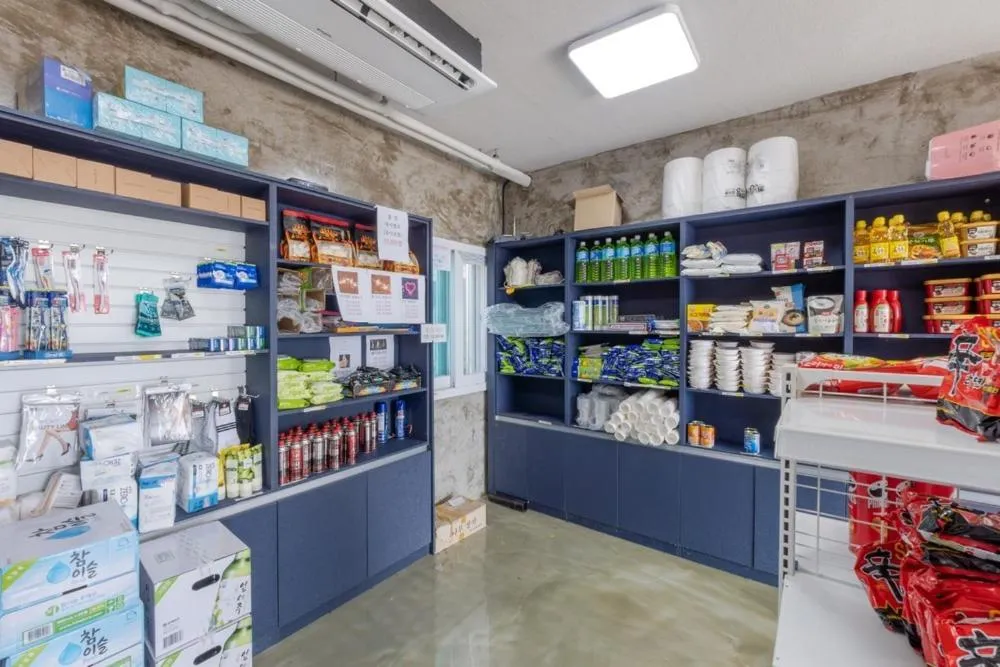 Road96 Caravan and Poolvilla