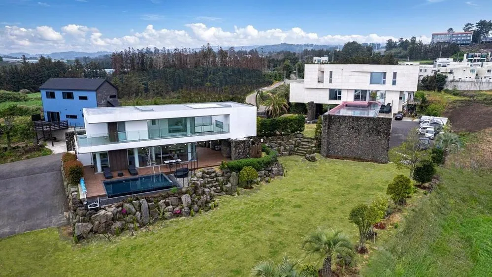 Jeju Mia Private Pool Villa large outdoor warm pool