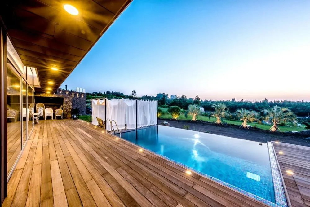Jeju Mia Private Pool Villa large outdoor warm pool