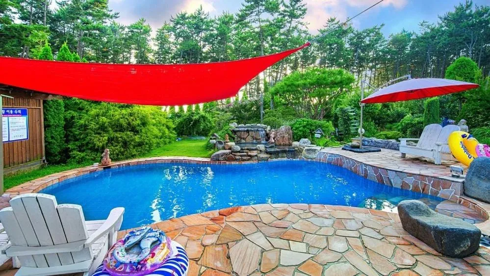 Irang Kids Pool Villa