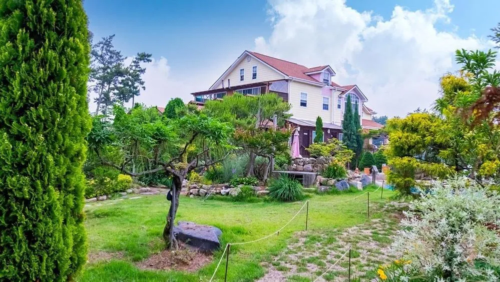 Irang Kids Pool Villa