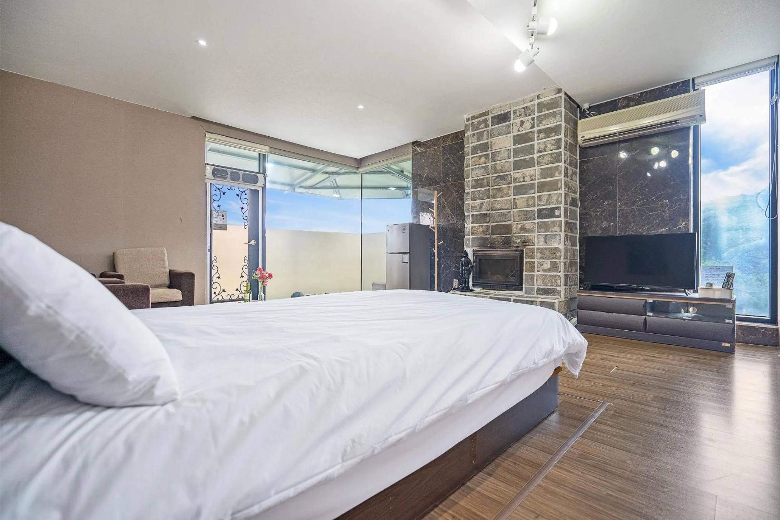 Bed in Kyeongju JS Pet Poolvilla