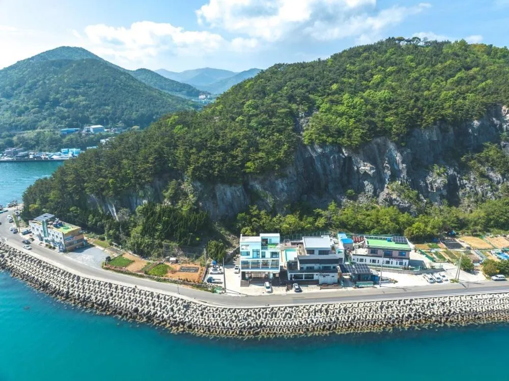 Namhae Red Wave Pension