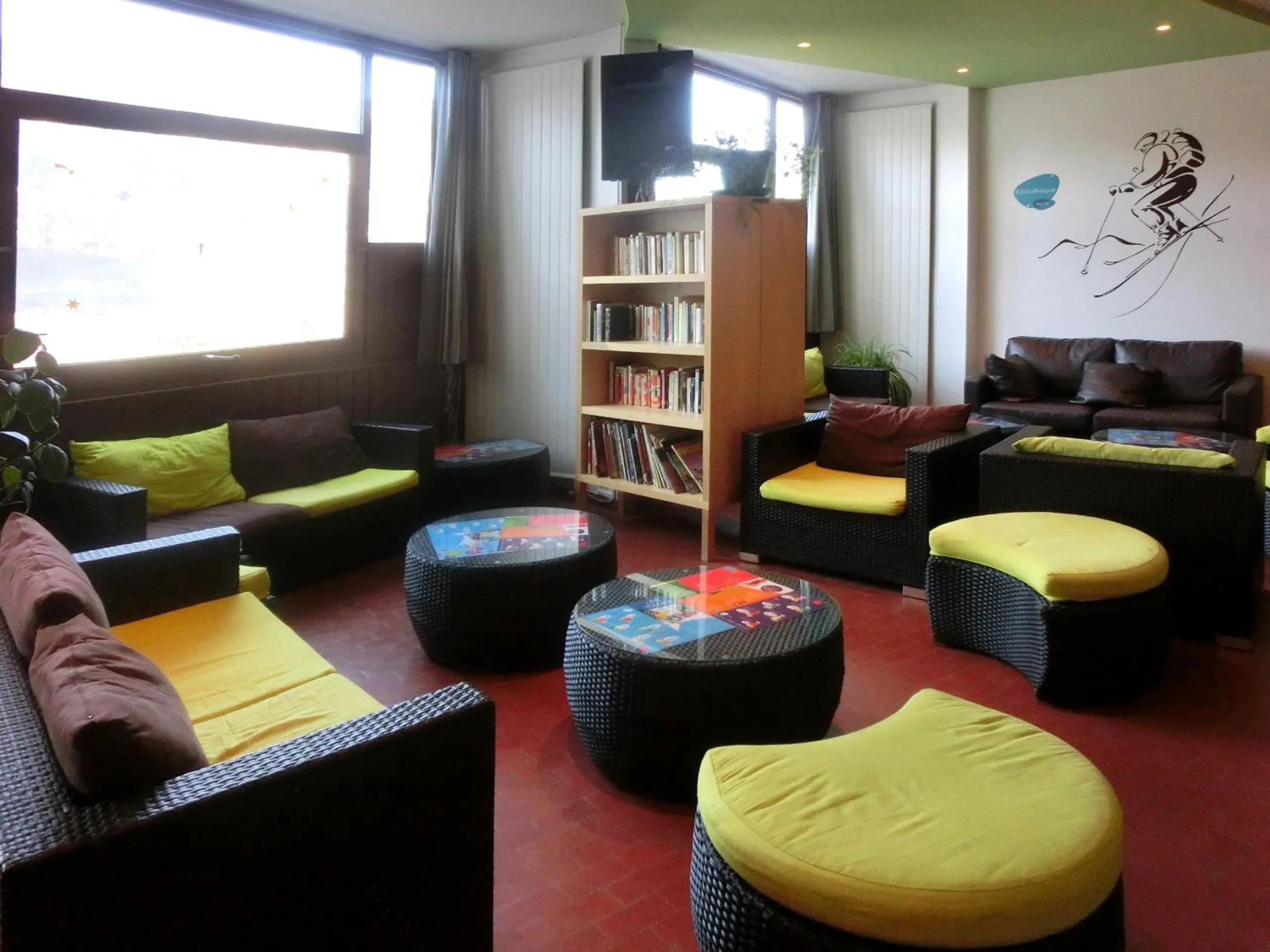 Communal lounge/ TV room in VVF Saint-Lary-Soulan Hautes-Pyrénées