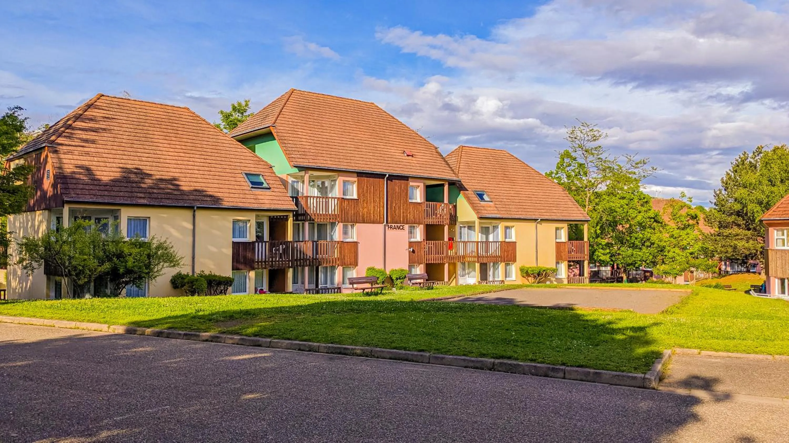 Property building in VVF Plaine d'Alsace Obernai Strasbourg