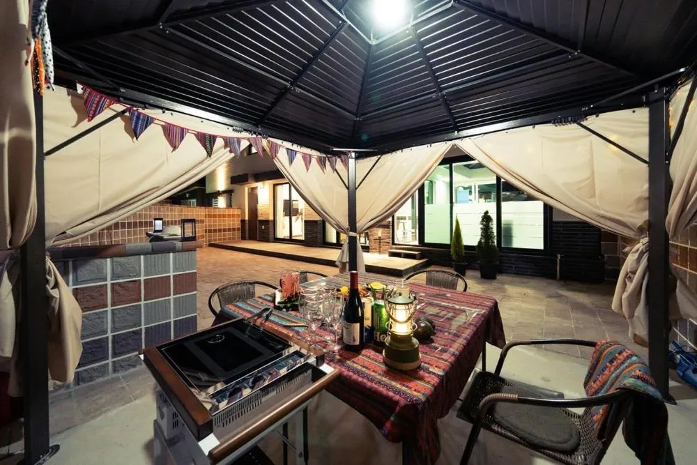 Gyeongju Yeonjeong Pool Villa