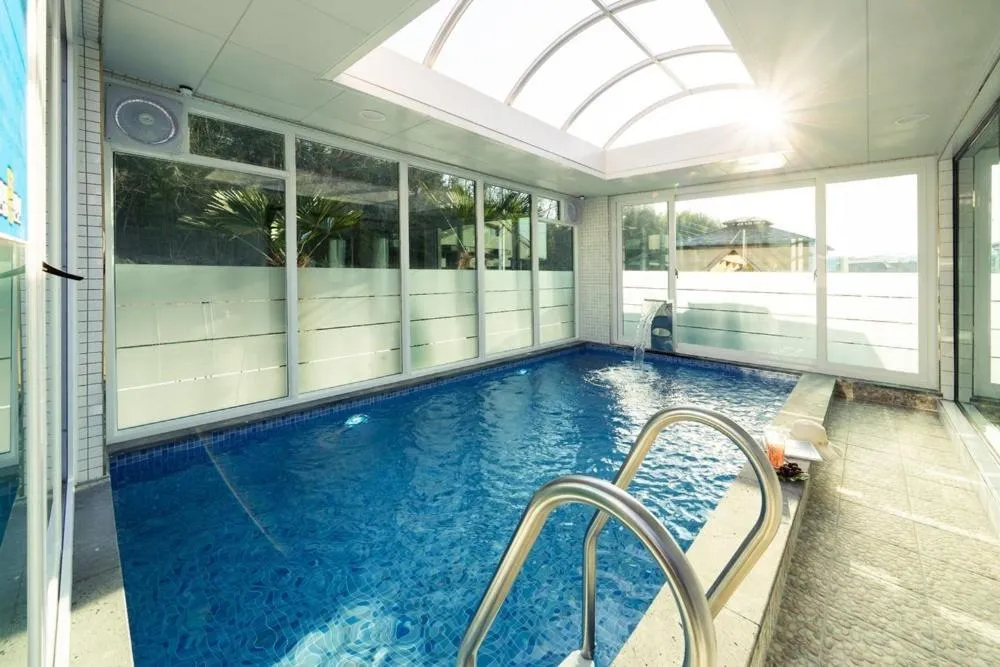 Gyeongju Yeonjeong Pool Villa