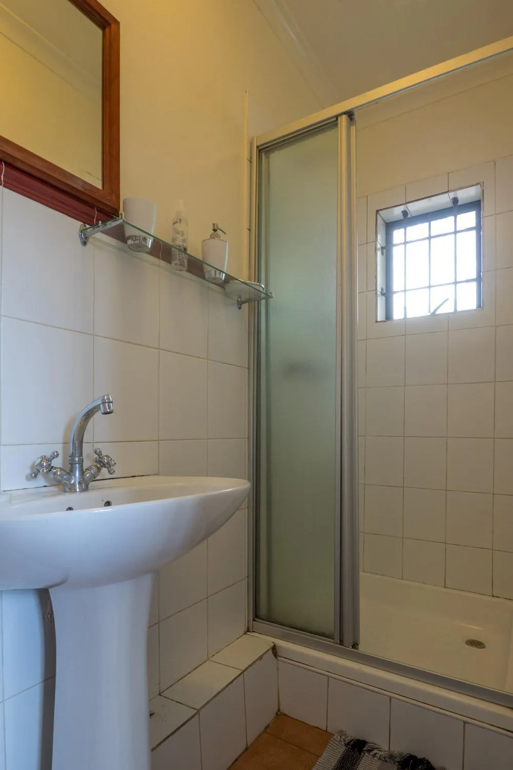 Shower in Carrington Guest House