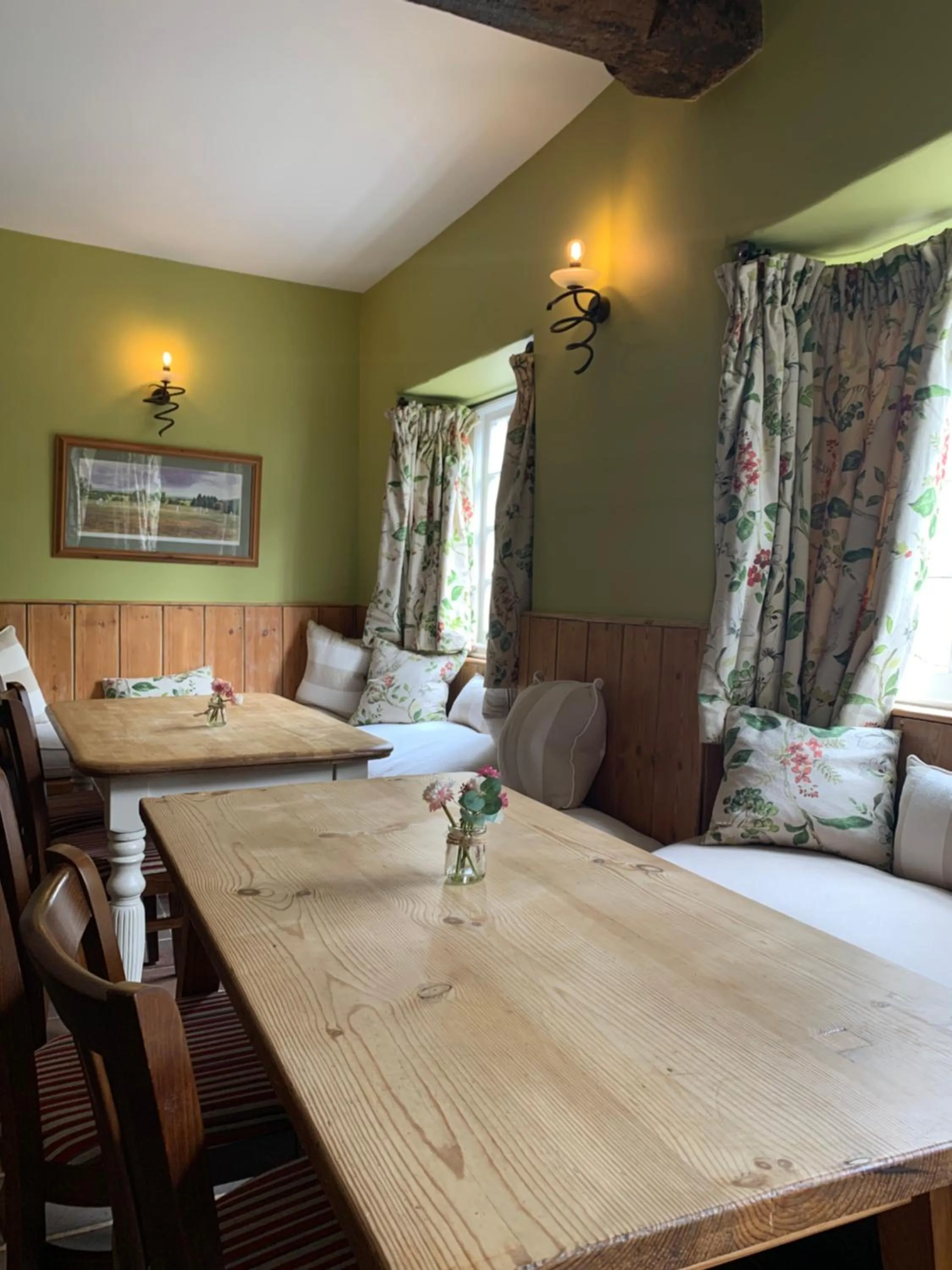 Restaurant/places to eat in Kingsdon Inn