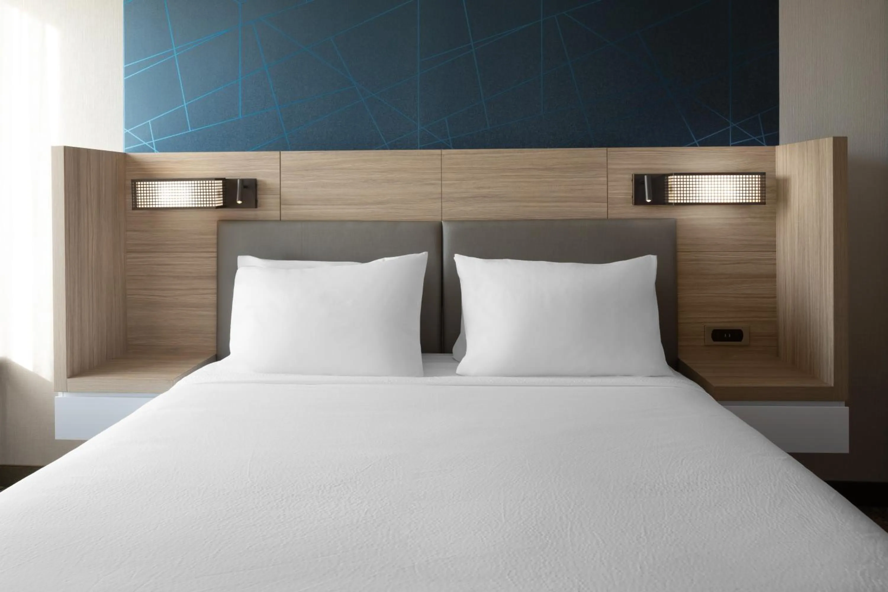 Property building, Bed in SpringHill Suites by Marriott Raleigh Garner