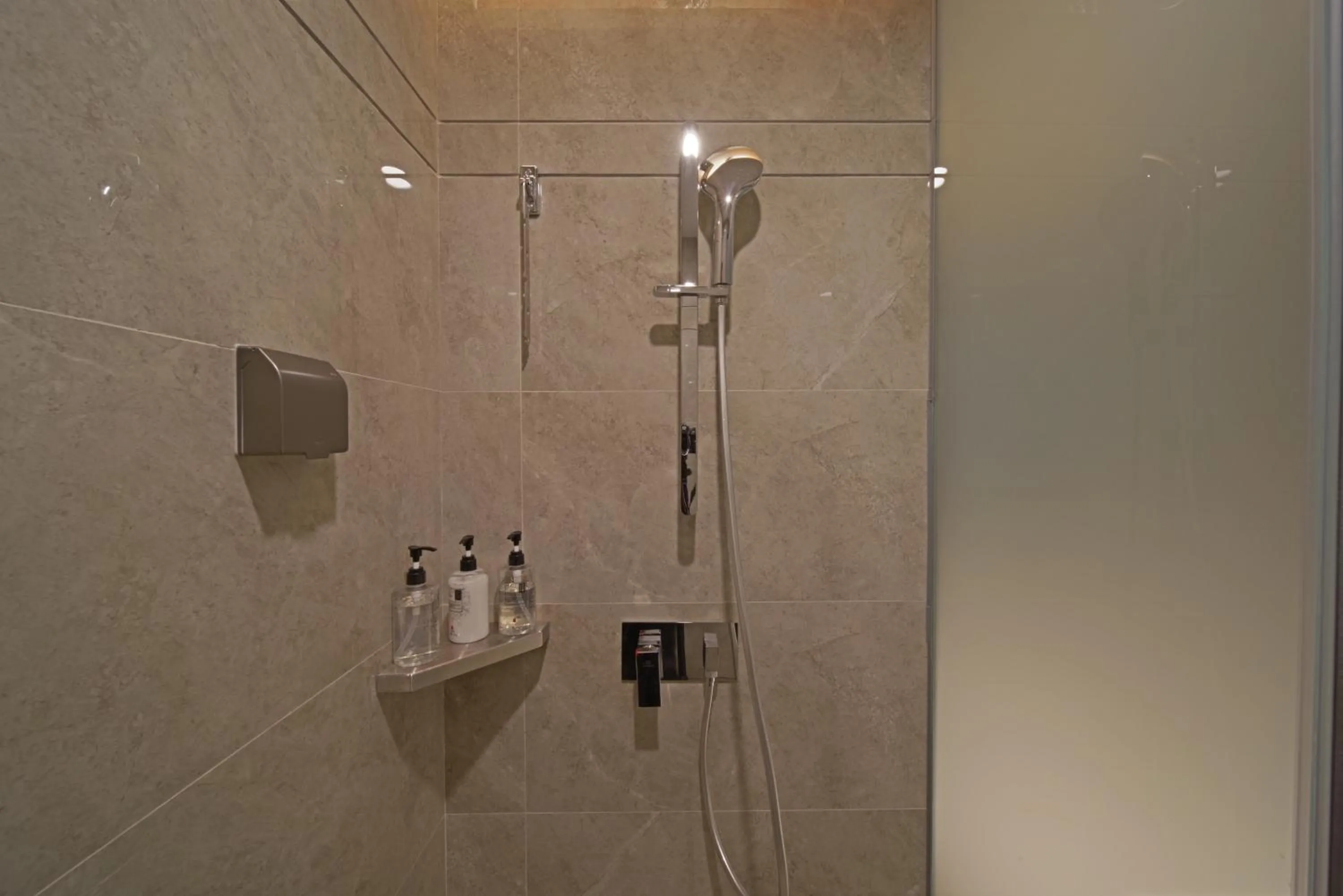 Shower in Echarm Hotel Guangzhou Gangding Metro Station Jinan University