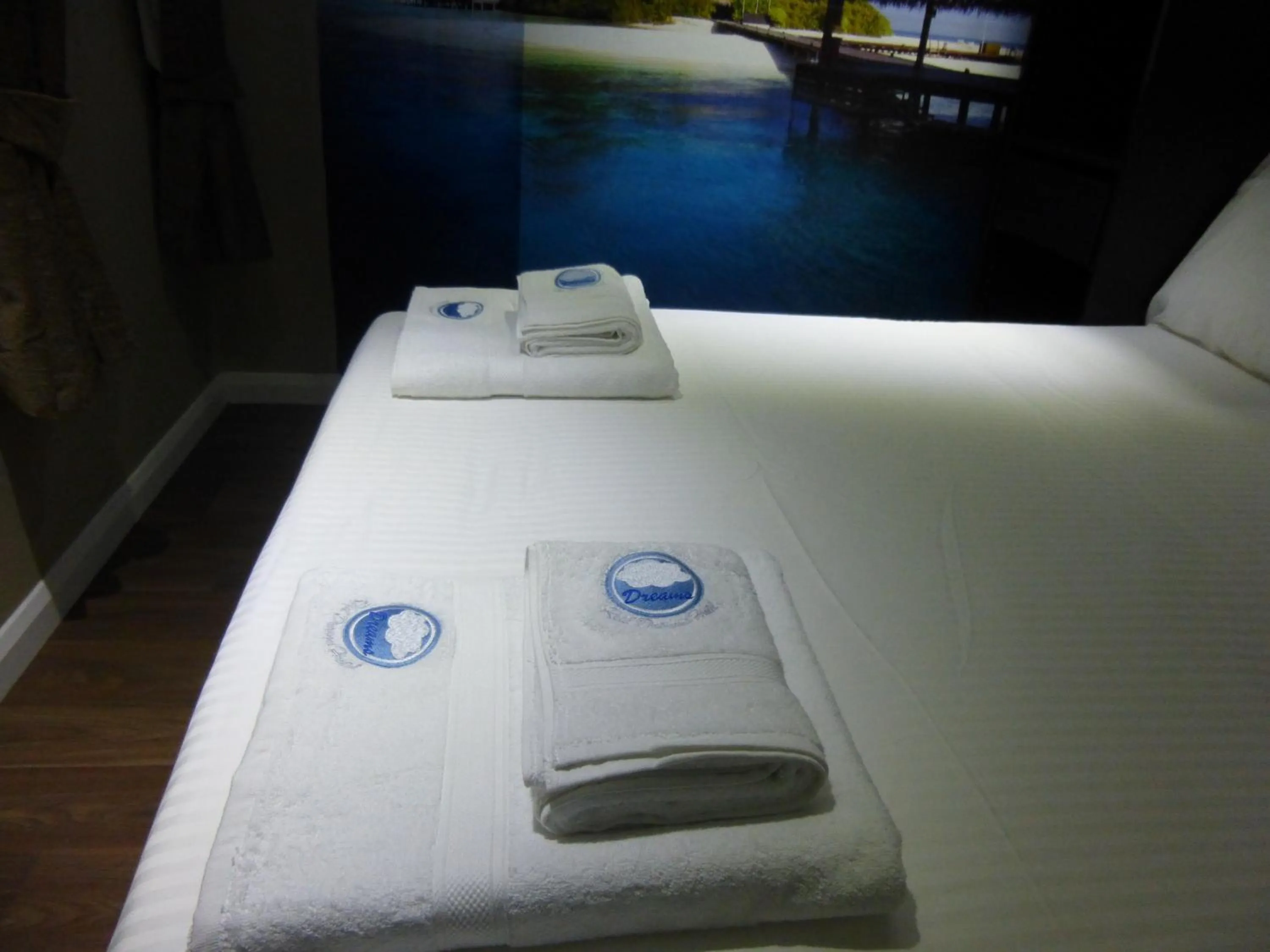 Bedroom, Bed in Dreams Hotel