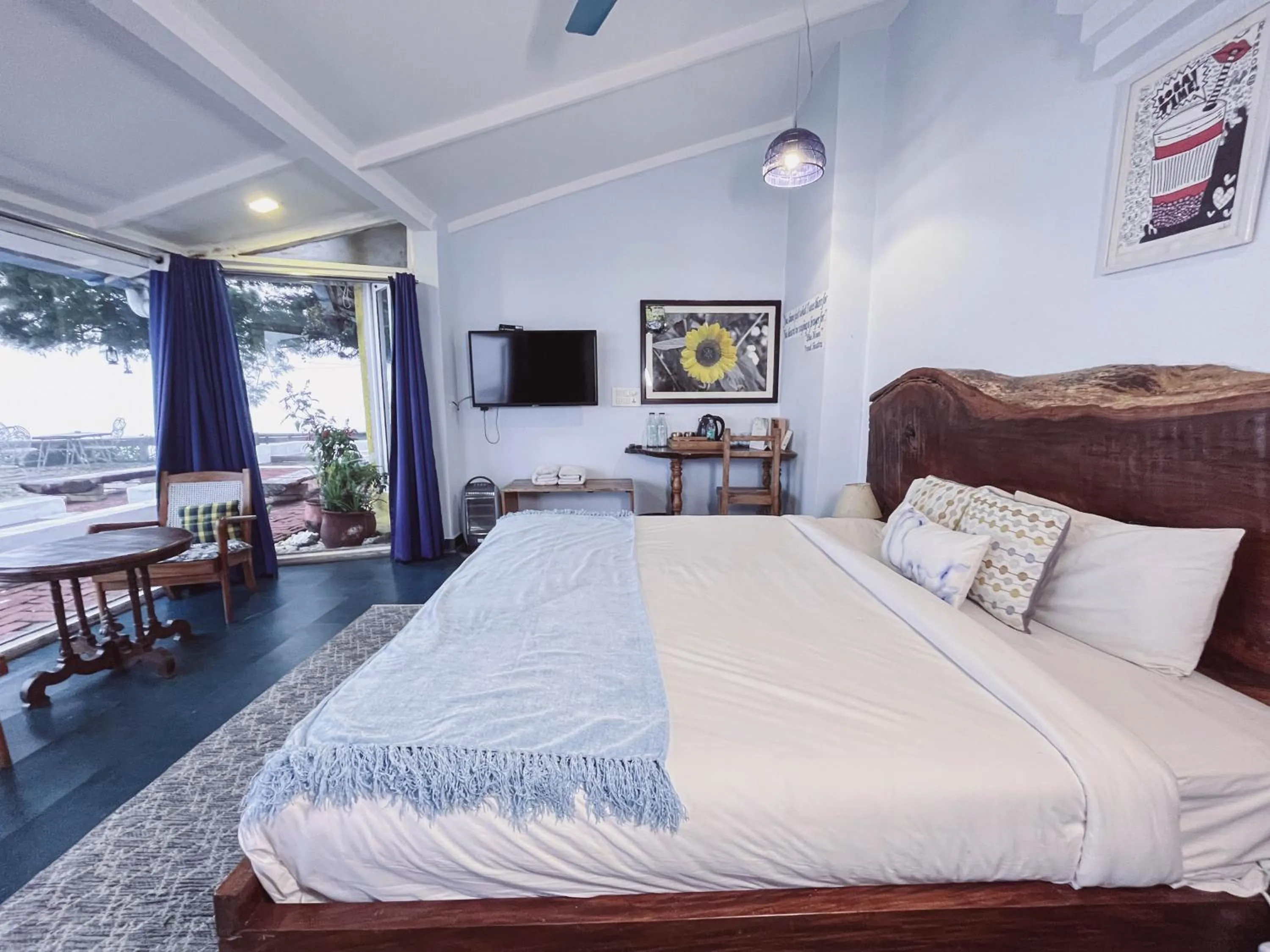 Bed in Seclude Mussoorie, Winterline