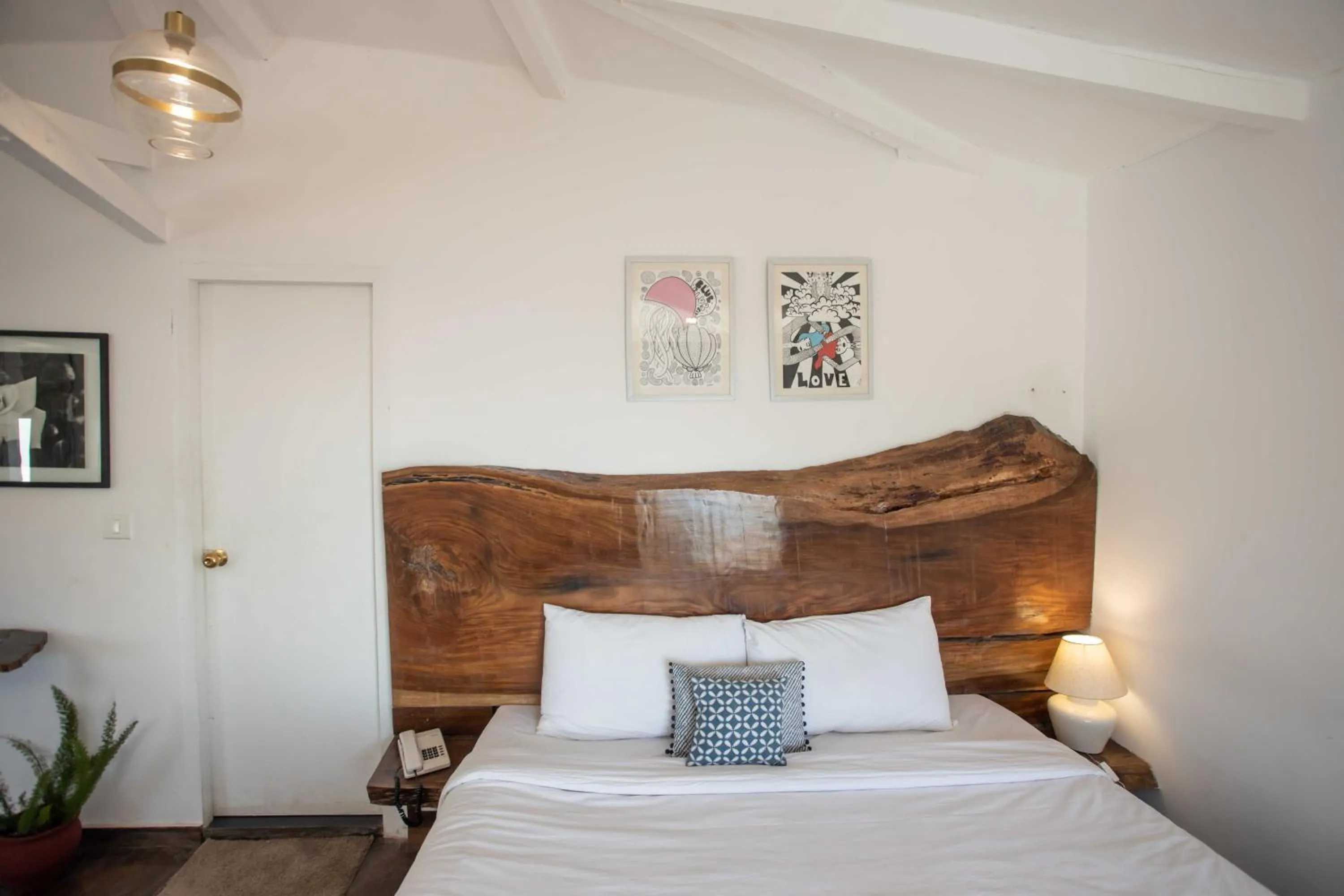 Bedroom, Bed in Seclude Mussoorie, Winterline