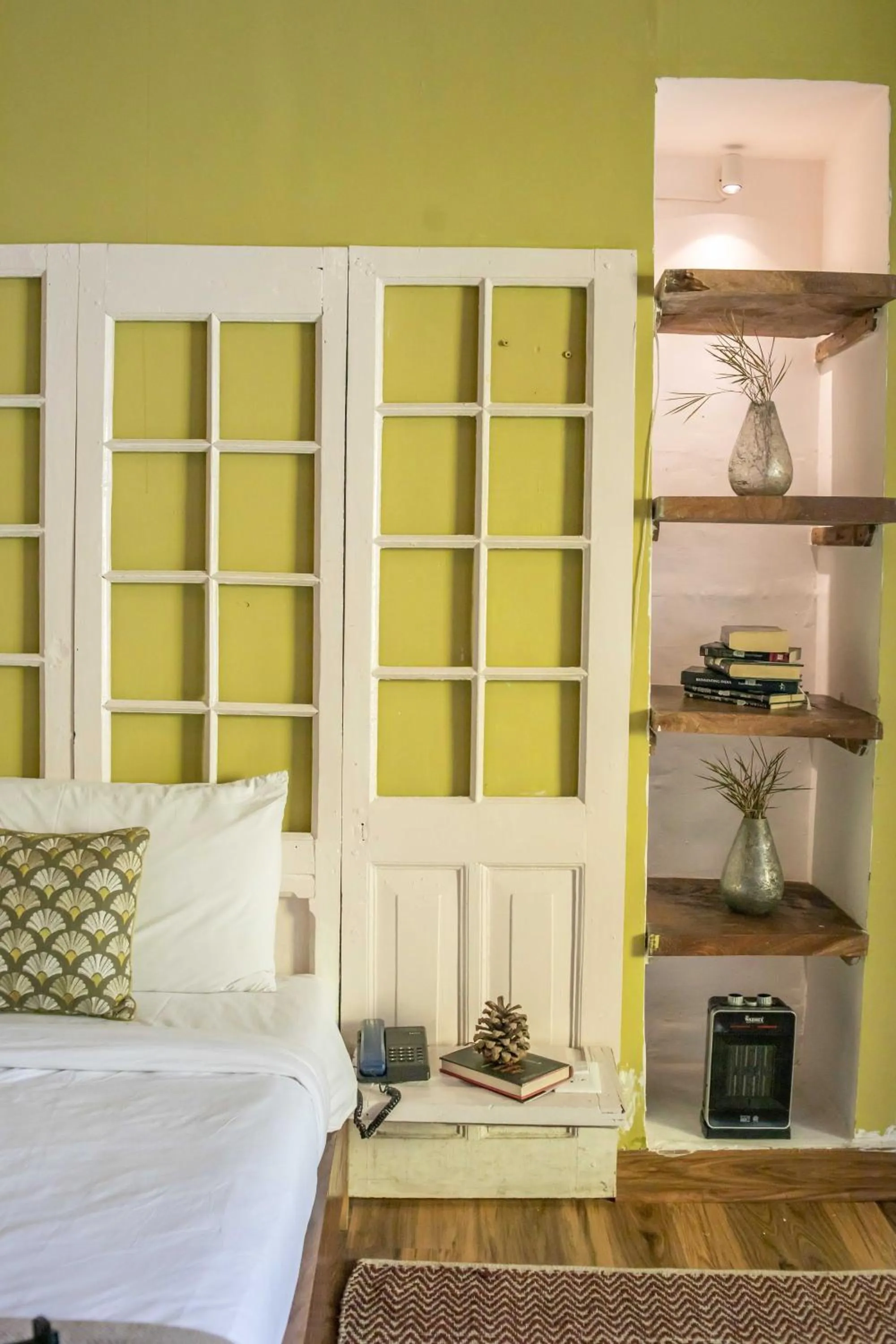 Bedroom, Bed in Seclude Mussoorie, Winterline