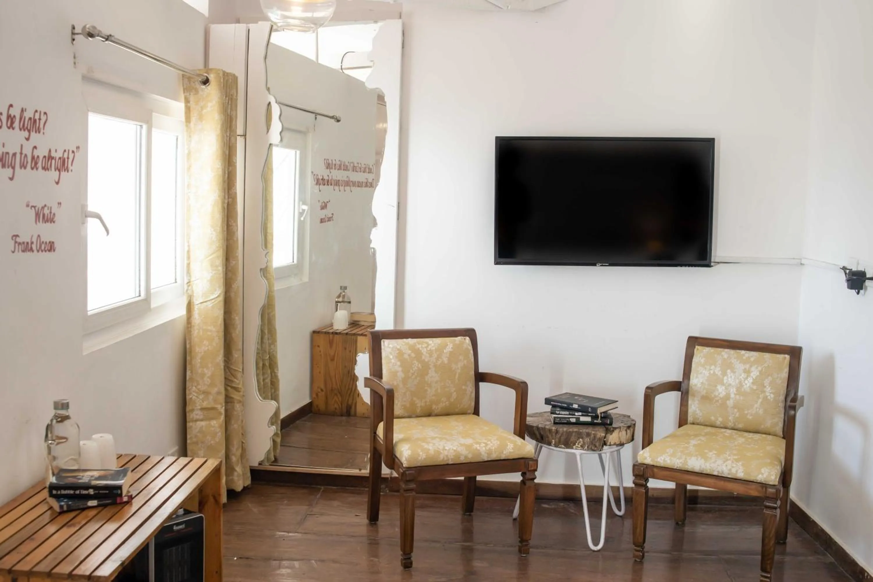 Bedroom in Seclude Mussoorie, Winterline