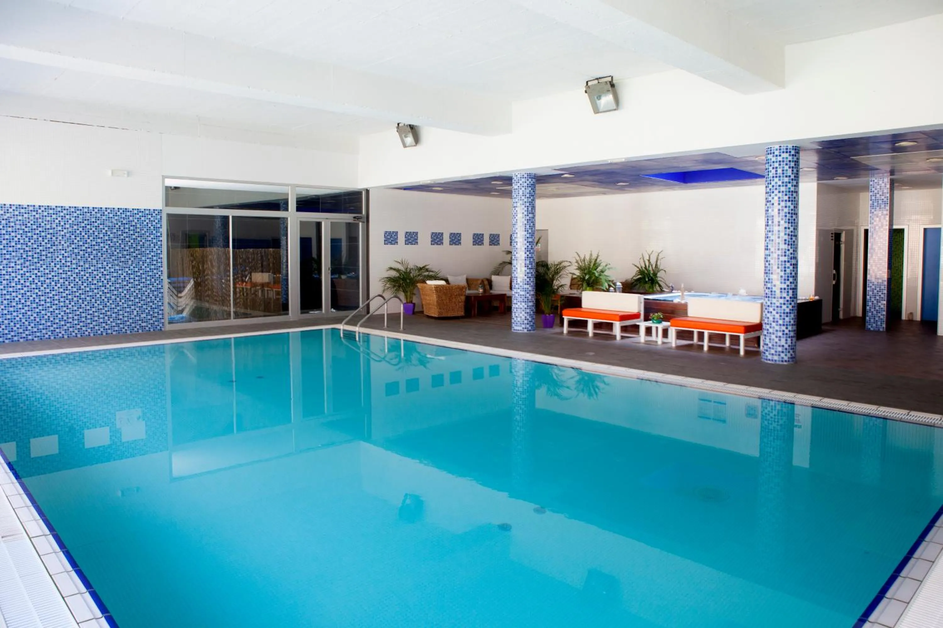 Swimming pool in Ibersol Spa Aqquaria