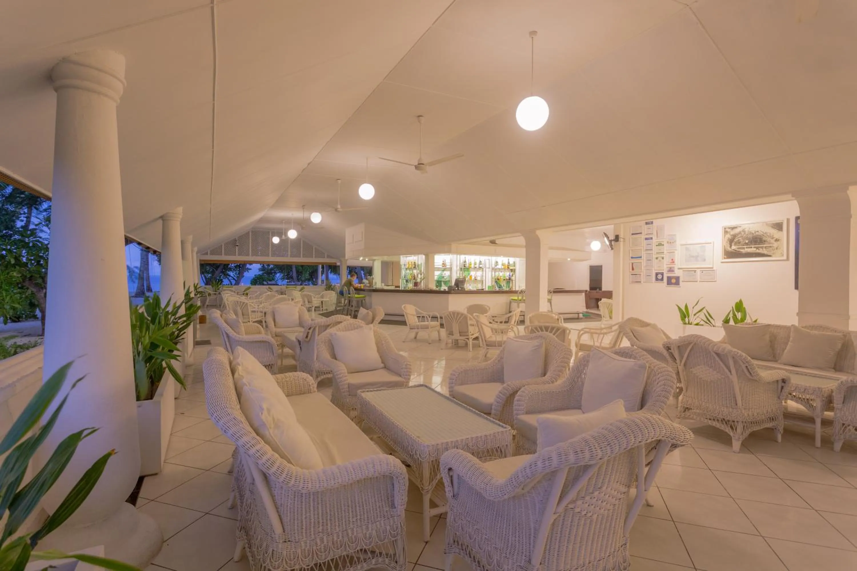 Lounge or bar in Equator Village Maldives