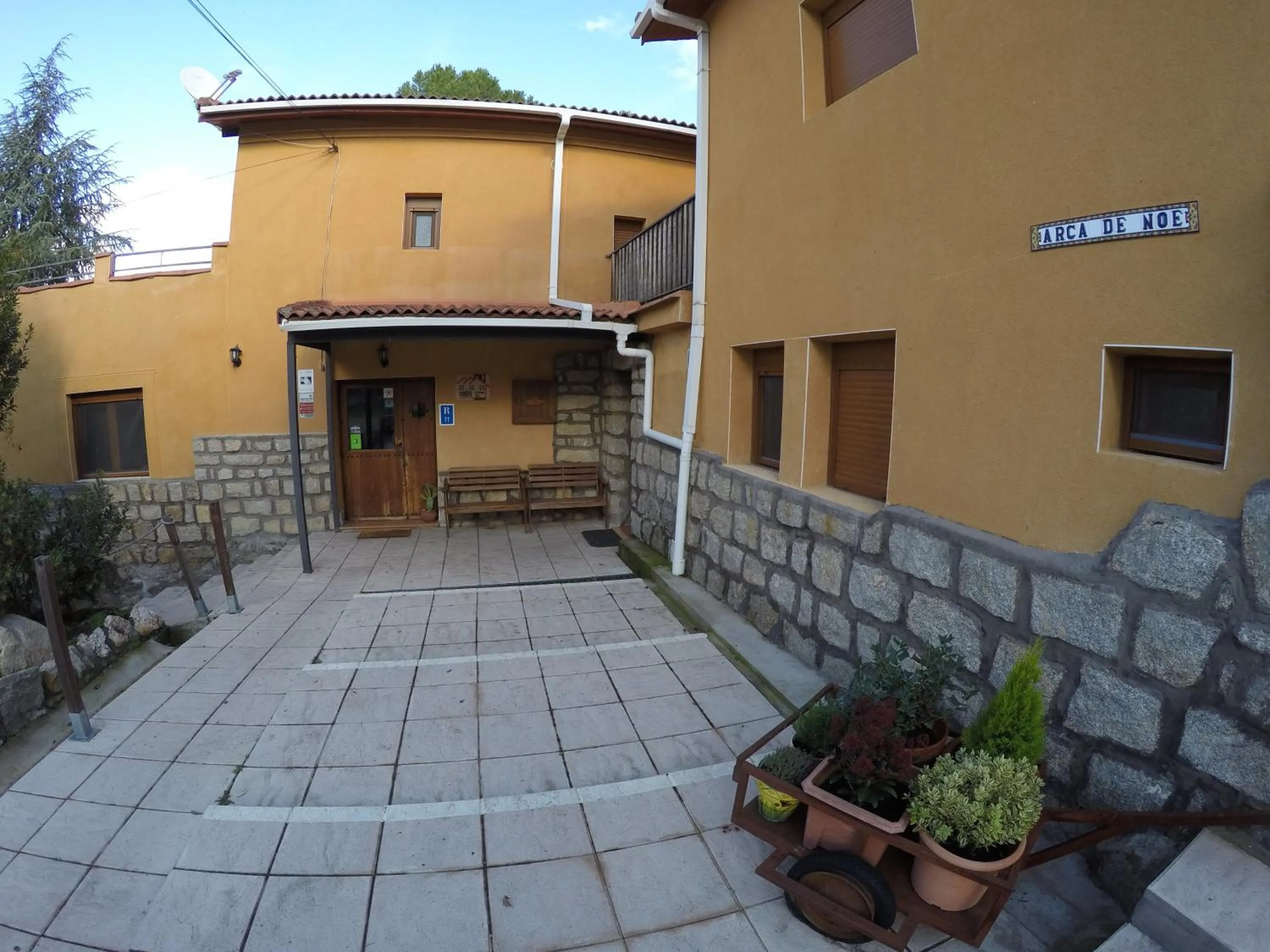Property building in Hotel Rural El Arca de Noé