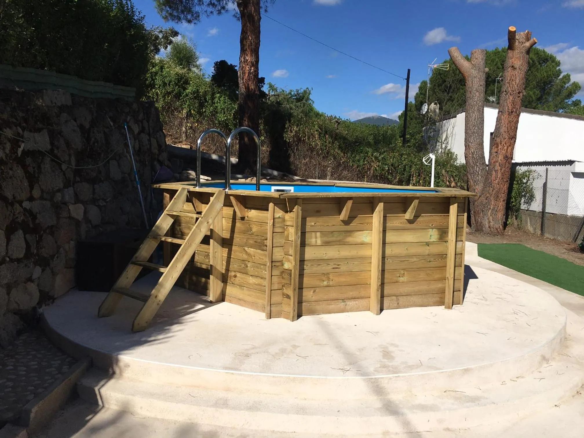 Swimming pool in Hotel Rural El Arca de Noé