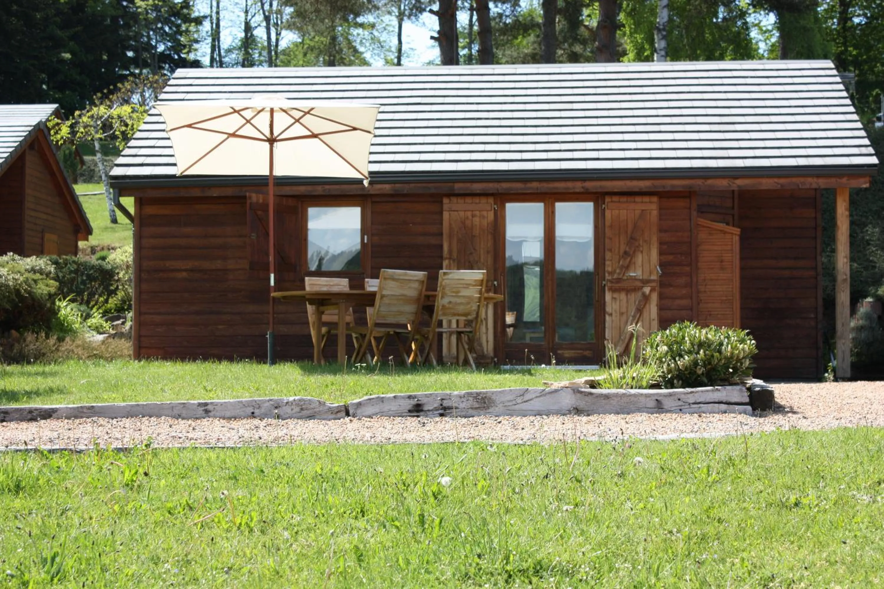 Volcans Vacances Les Chalets Du Lac