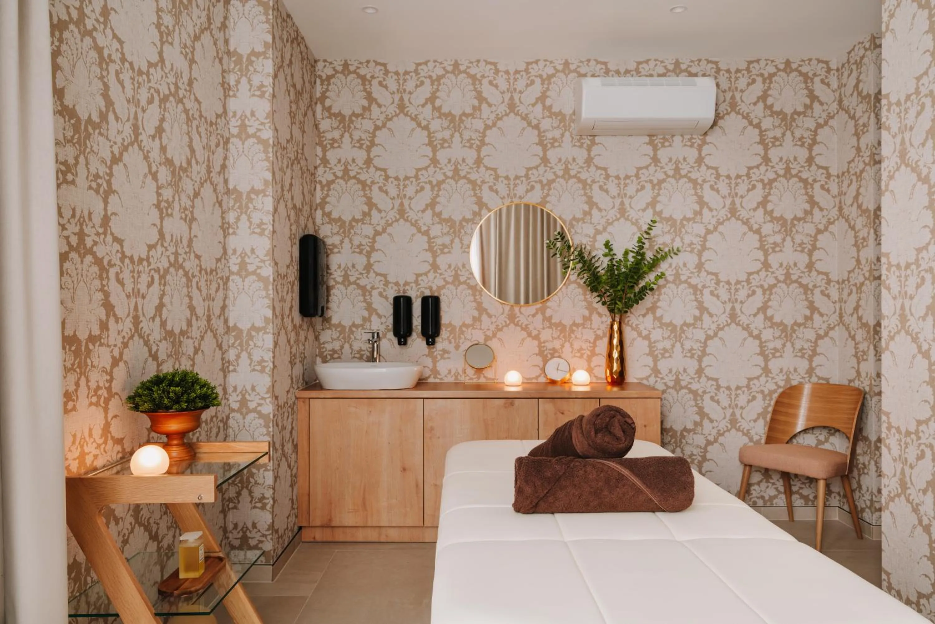 Massage, Bed in Forest Park Resort & SPA